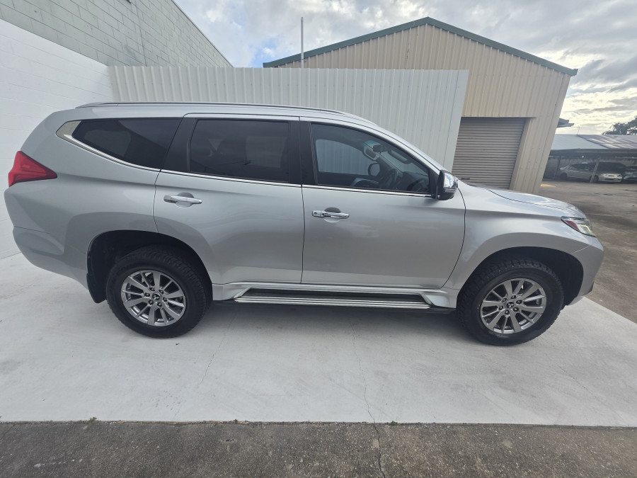 2019 Mitsubishi Pajero Sport QE GLX SUV Image 8