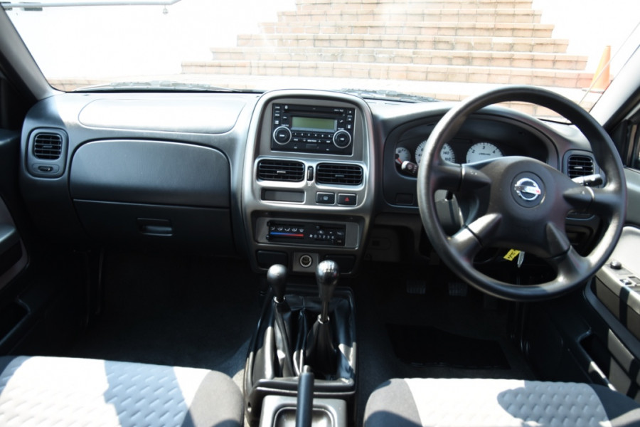 2015 Nissan Navara D22 S5 ST-R Utility Image 8