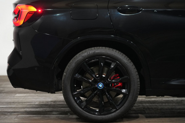 2024 BMW X3 xDrive30e M Sport SUV Image 6