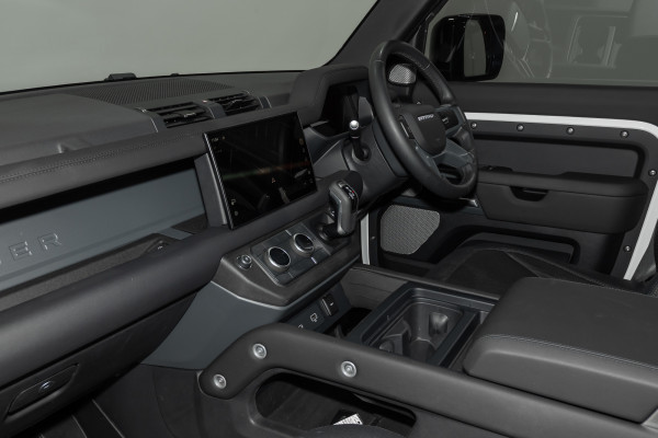 2024 Land Rover Defender L663 130 D300 X-Dynamic SE SUV Image 23