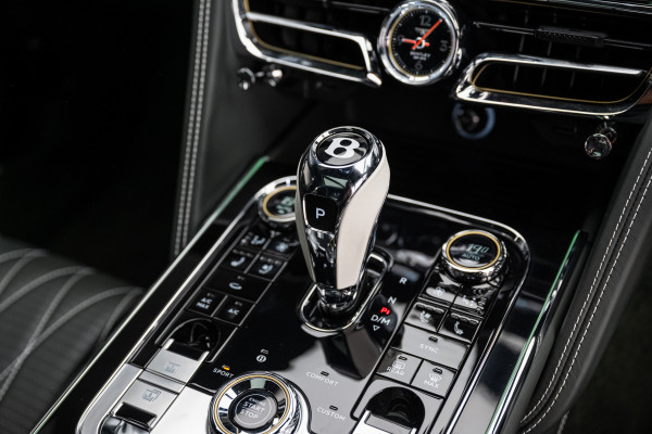 2023 Bentley Flying Spur 3S Azure V8 Sedan image 15