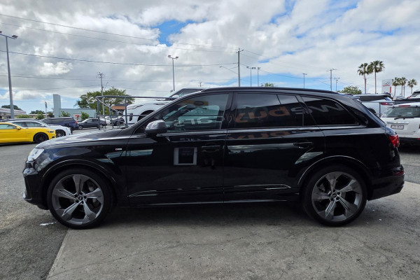 2022 Audi Q7 4M 55 TFSI S line SUV Image 12
