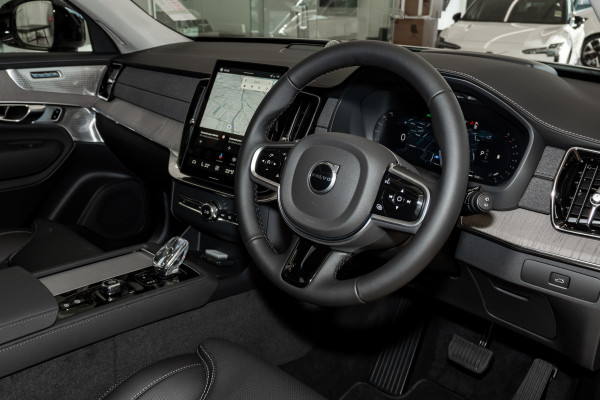 2025 MY26 Volvo XC90 L Series Ultra B5 Dark SUV Image 10
