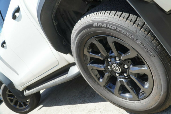 2024 Toyota HiLux GUN126R Rogue 48V Ute Image 4