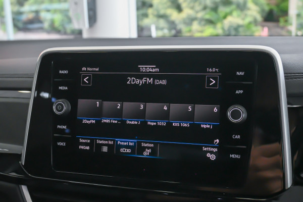 2025 Volkswagen T-Roc 140TSI R-Line SUV image 19
