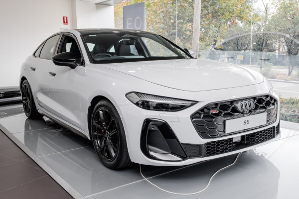 Audi S5 edition one B10