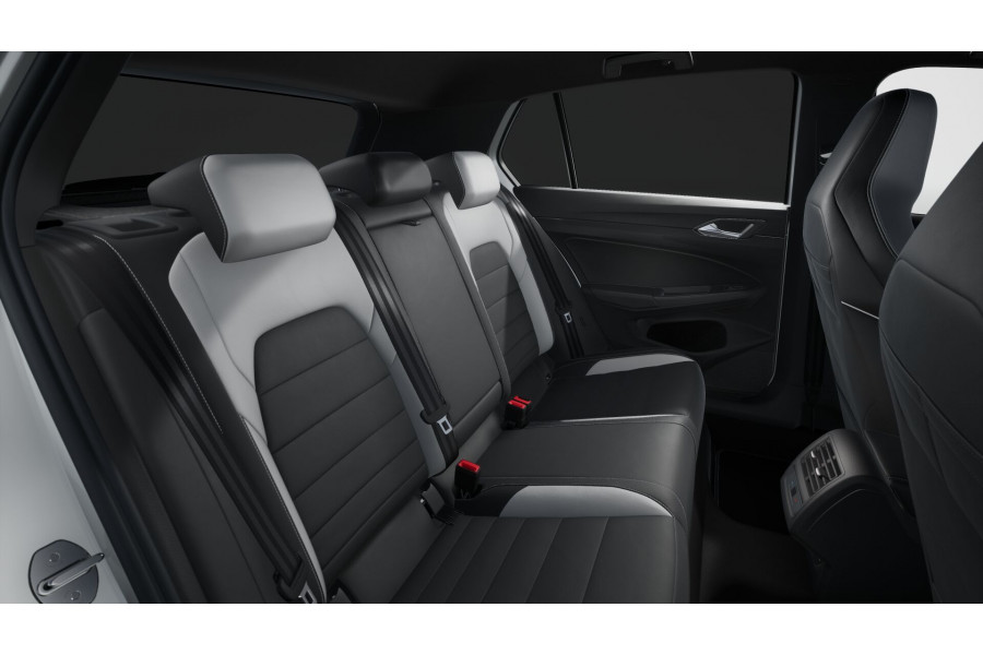2025 Volkswagen Golf 8.5 110TSI R-Line Hatch Image 10