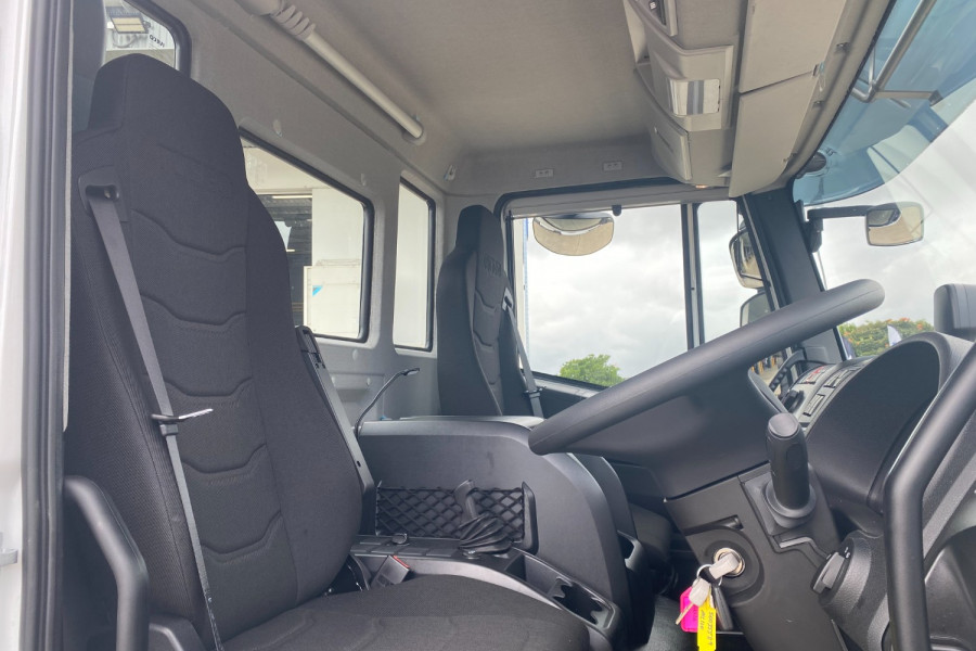 2022 Iveco Eurocargo Cab chassis Image 14