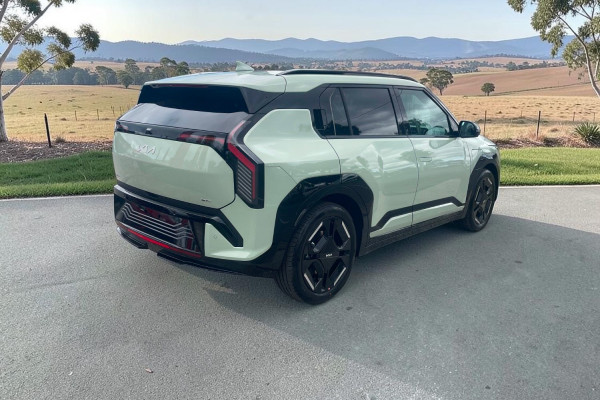 2026 MY27 Kia EV3 SV GT-Line SUV Image 5