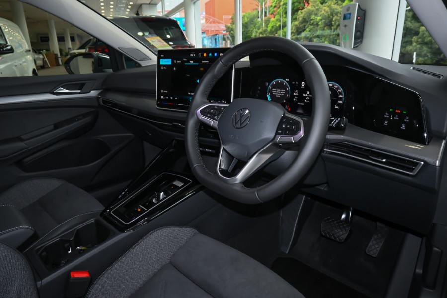 2025 Volkswagen Golf 8.5 110TSI Style Hatch Image 7