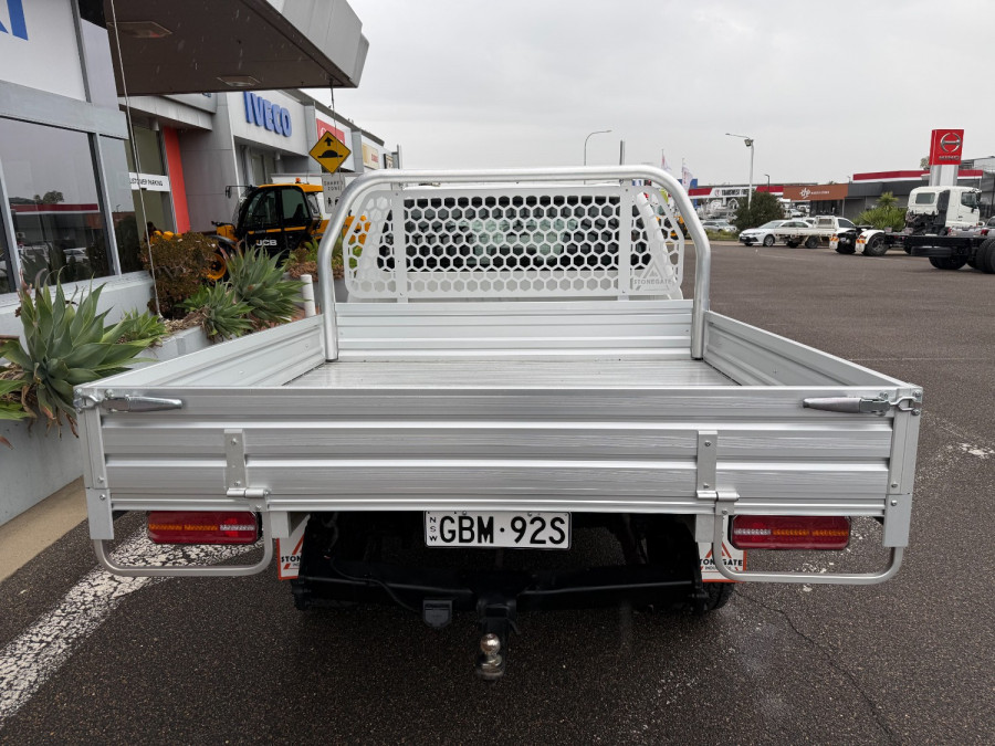 2017 Toyota HiLux GUN126R SR Cab Chassis Image 7