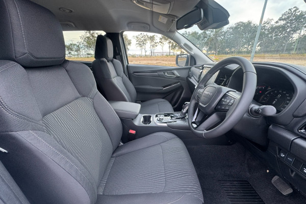 2026 Isuzu MU-X RJ LS-U SUV Image 9
