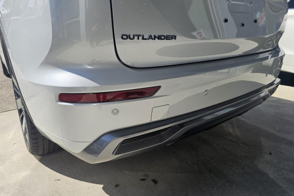 2025 Mitsubishi Outlander ZM Exceed Tourer SUV Image 7