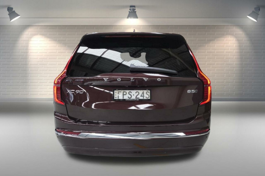 2025 Volvo XC90 L Series Ultra B5 Bright SUV Image 8