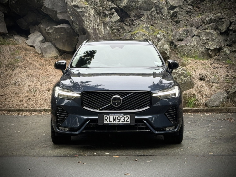 2025 Volvo XC60 UZ Ultra B5 Dark SUV Image 2
