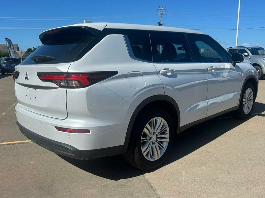 2022 MY23 Mitsubishi Outlander ZM ES SUV Image 3