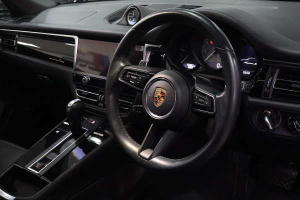 2022 Porsche Macan 95B S SUV image 9