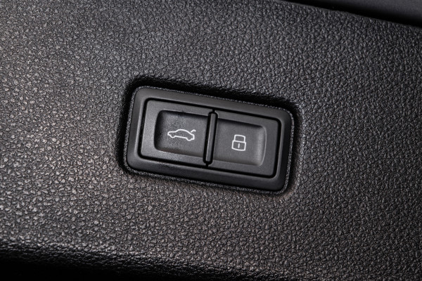 2022 Audi Q5 FY 40 TDI S Line SUV image 19