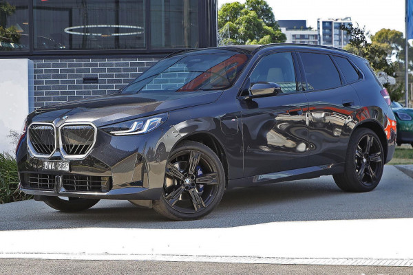 2025 BMW X3 G45 30e xDrive SUV image 3