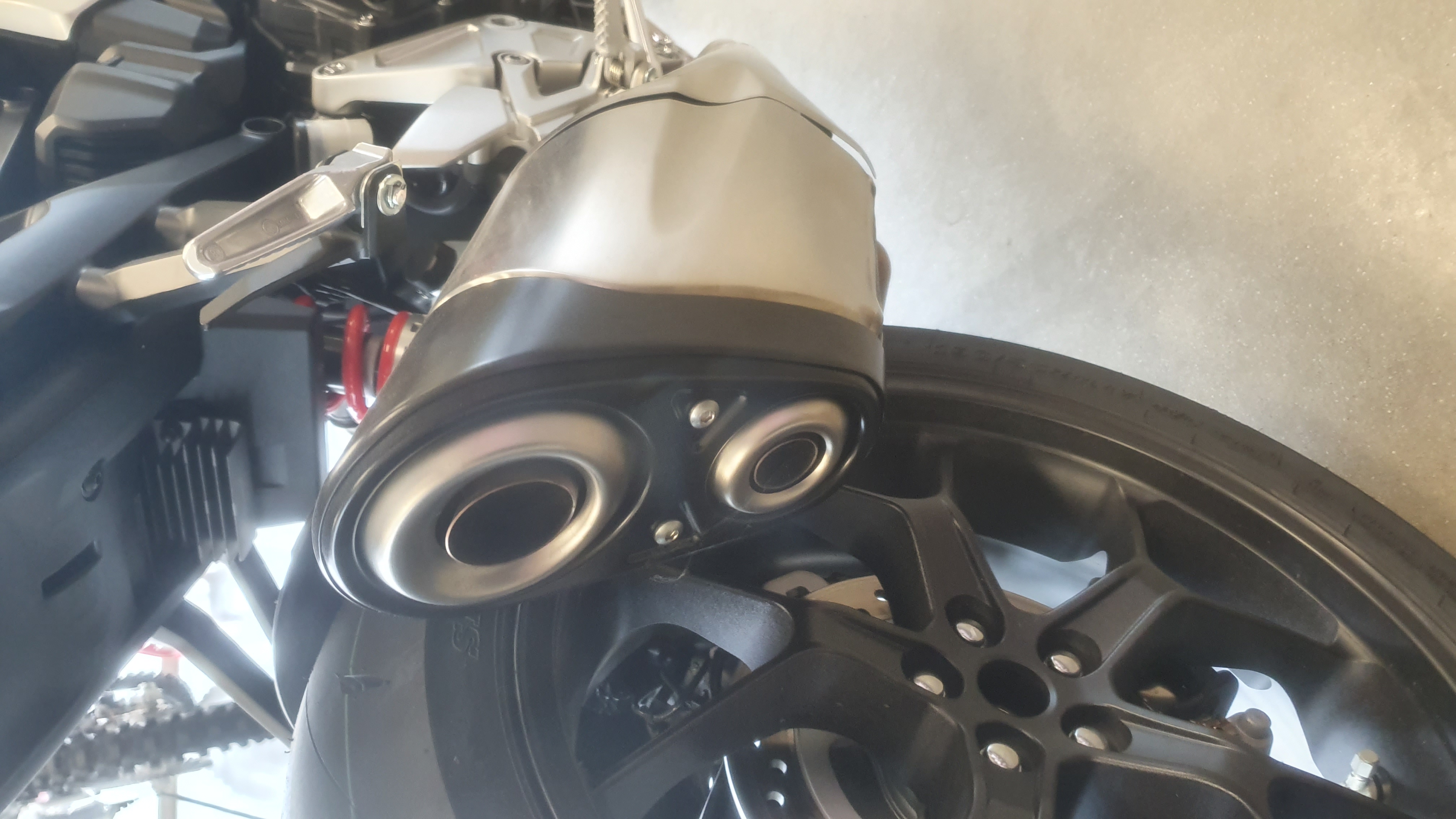 2019 Honda CB1000R Motorcycle Image 15
