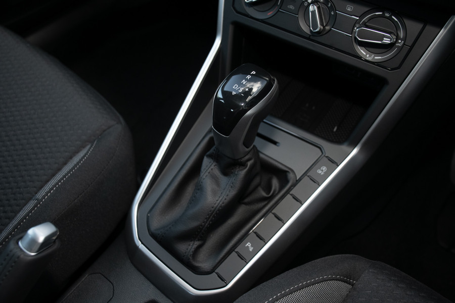 2025 MY26 Volkswagen Polo Hatch Image 13