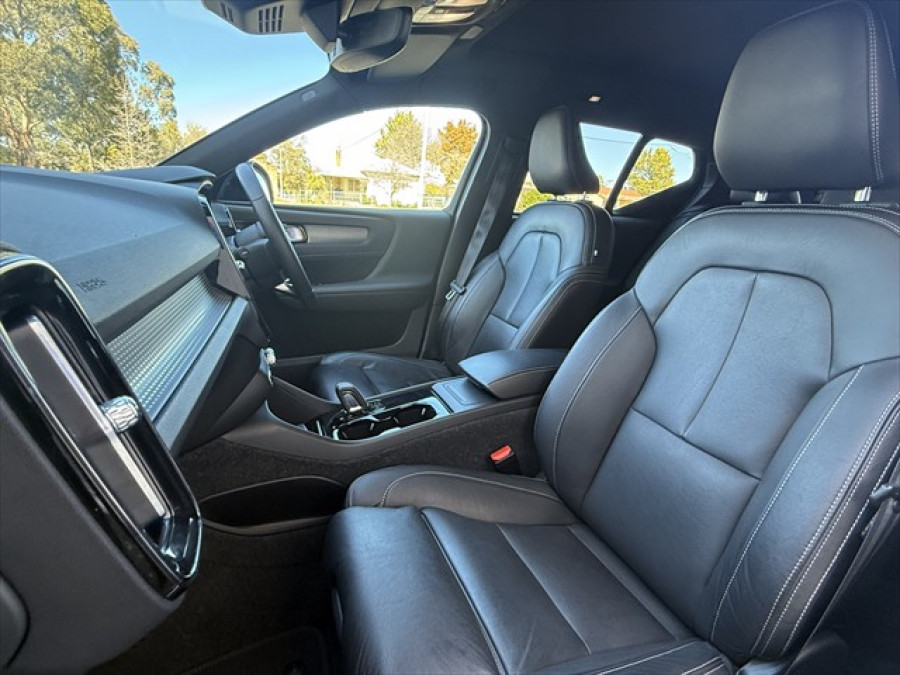2021 MY22 Volvo XC40 XZ Recharge Pure Electric SUV Image 13