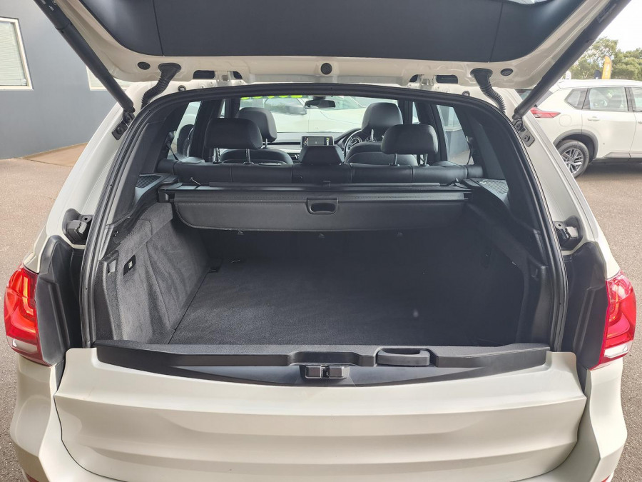 2016 BMW X5 F15 sDrive25d SUV Image 26