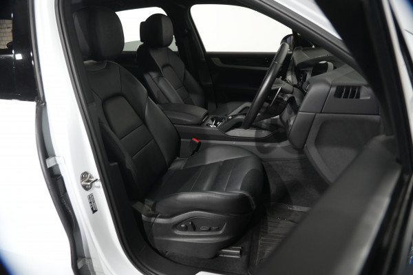 2023 Porsche Cayenne SUV Image 29