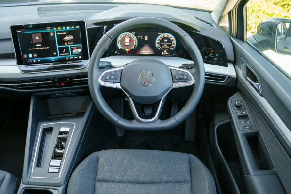 2026 Volkswagen Golf 8.5 110TSI Life Hatch Image 10