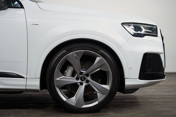 2022 Audi Q7 4M 55 TFSI S line SUV image 5