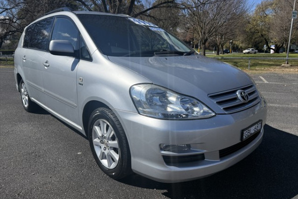 2007 Toyota Avensis Verso Ultima Wagon Image 1