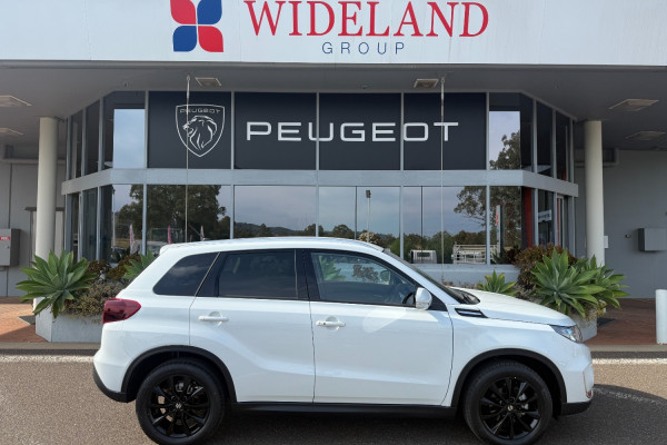 2024 Suzuki Vitara Turbo Wagon Image 2