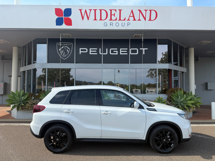 2024 Suzuki Vitara Turbo Wagon Image 2