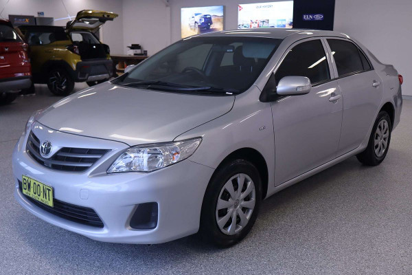 2013 Toyota Corolla ZRE182R Ascent Sedan