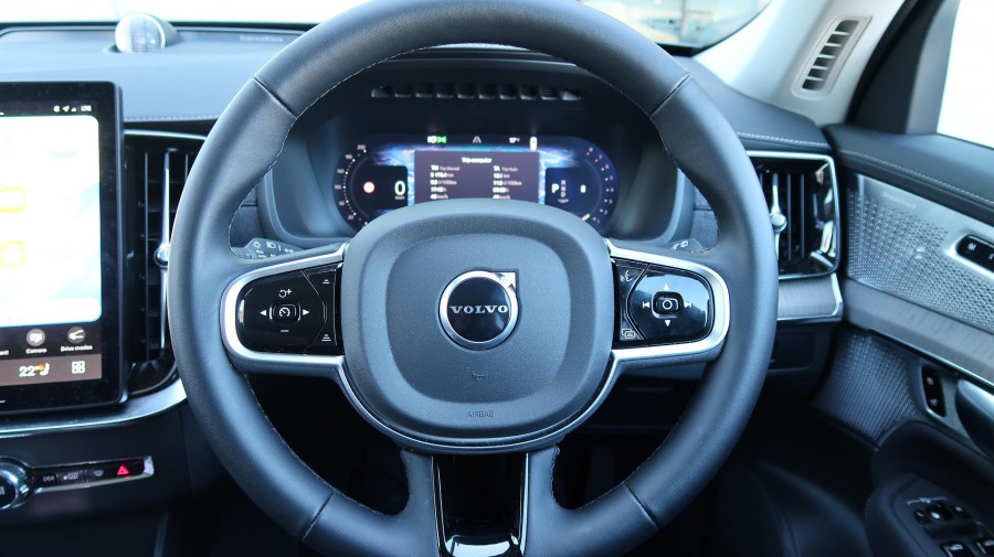 2025 Volvo XC90 L Series Ultra B5 Bright SUV Image 23