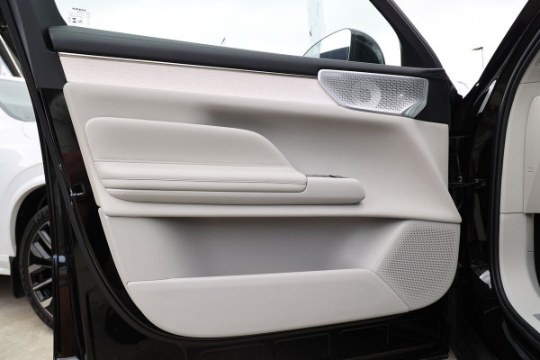 2026 Volvo ES90  Ultra Single Motor Sedan Image 31