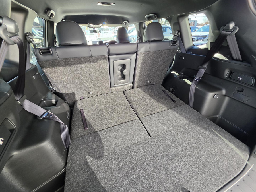 2026 Mitsubishi Outlander ZM Black Edition SUV Image 15
