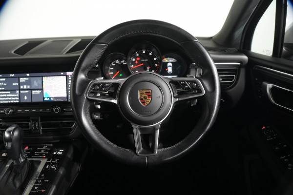 2021 Porsche Macan SUV Image 14