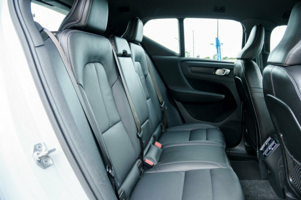 2021 Volvo XC40 XZ T5 R-Design SUV Image 10