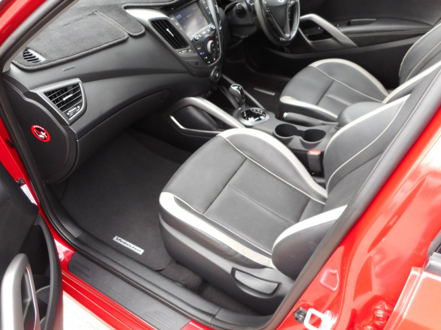 2014 Hyundai Veloster FS3 SR Turbo Hatchback Image 11