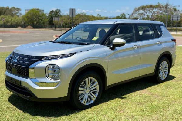 2024 Mitsubishi Outlander ZM ES SUV