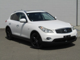 Nissan Skyline Crossover 370gt