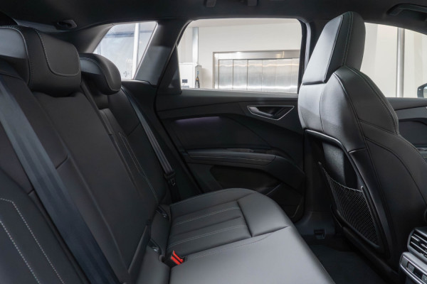 2025 MY24 Audi Q4 e-tron F4 55 SUV image 9