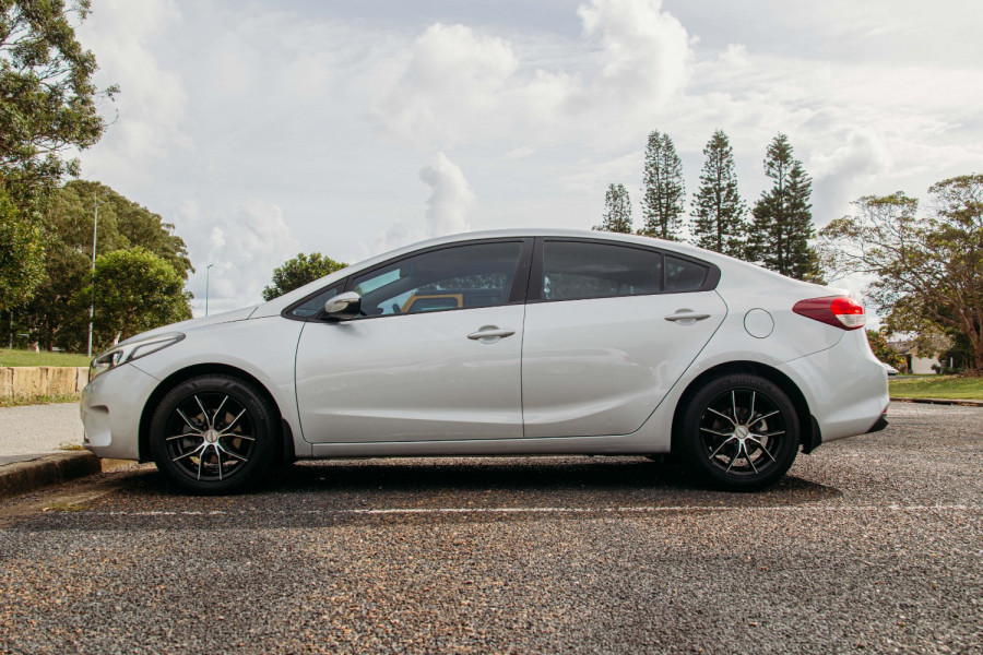 2016 MY17 Kia Cerato YD S Hatch Image 9