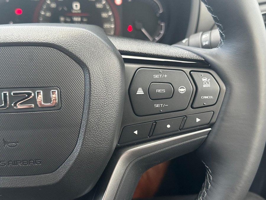 2026 MY25.5 Isuzu MU-X RJ X-TERRAIN SUV Image 37