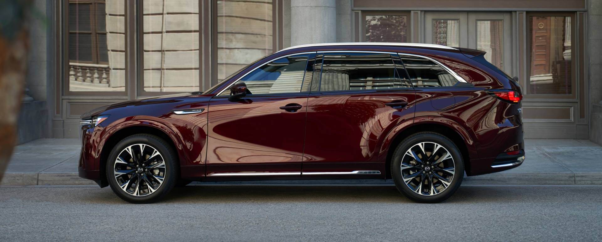 CX-90 POWERFUL PRESENCE