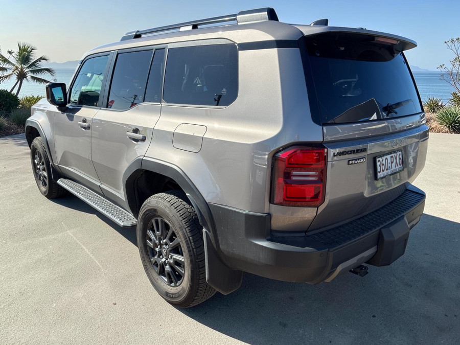 2026 Toyota LandCruiser Prado GDJ251R GXL SUV Image 6