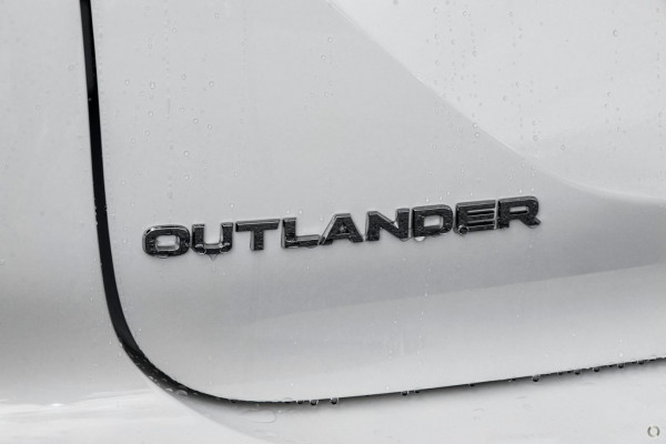 2025 Mitsubishi Outlander ZM ES SUV Image 9