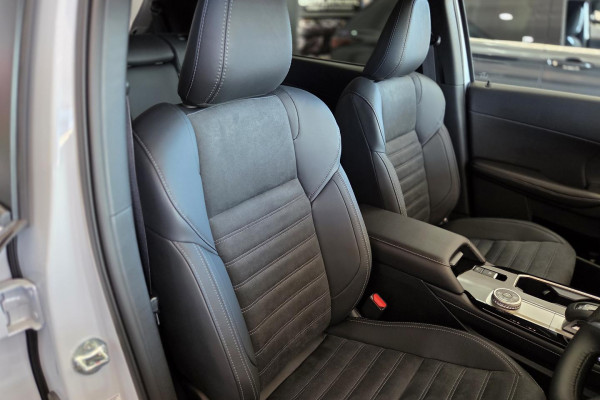 2025 Mitsubishi Outlander ZM LS SUV Image 12