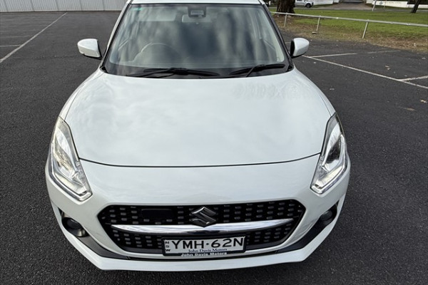 2021 Suzuki Swift GLX SUV Image 9